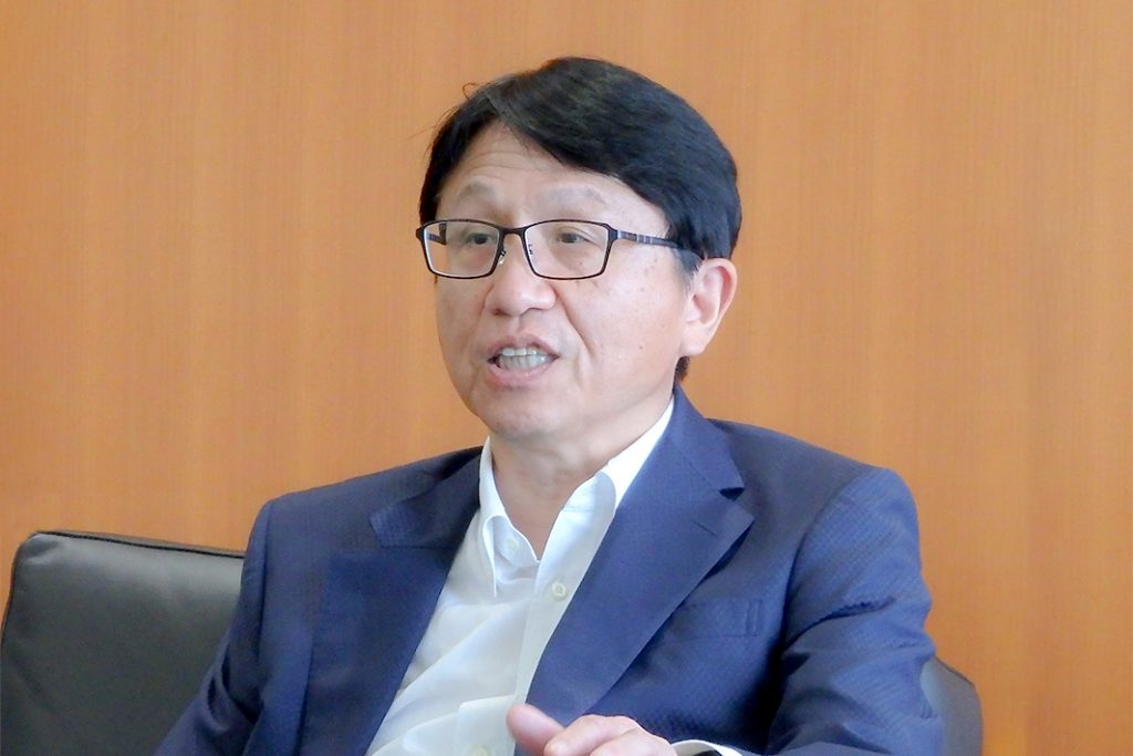商社の経営戦略／１０年先を見据えて／JFE商事　祖母井紀史社長／海外、薄板建材の拡大図る／国内、鉄スクラップ供給網強化