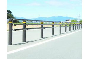 生活道路の安全対策推進　鋼製防護柵など需要期待　交通安全白書で方針