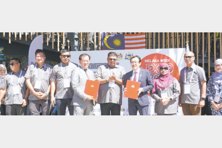 神鋼商事　バイオマス連携万博内で締結式　マレーシア社と