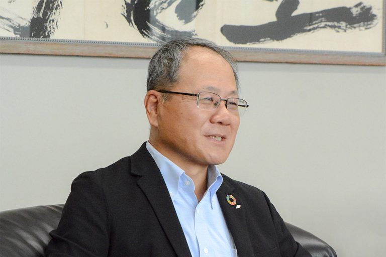 財務・経営戦略を聞く ／神戸製鋼所取締役／木本　和彦氏／新鋭設備で顧客対応強化／機械系堅調　素材系、固定費削減進める