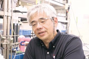人財戦略を聞く／学術編／京都大学大学院　工学研究科　材料工学専攻教授／宇田哲也氏／寄付講座、学び直しにも／修士の青田買い課題、博士号優遇を