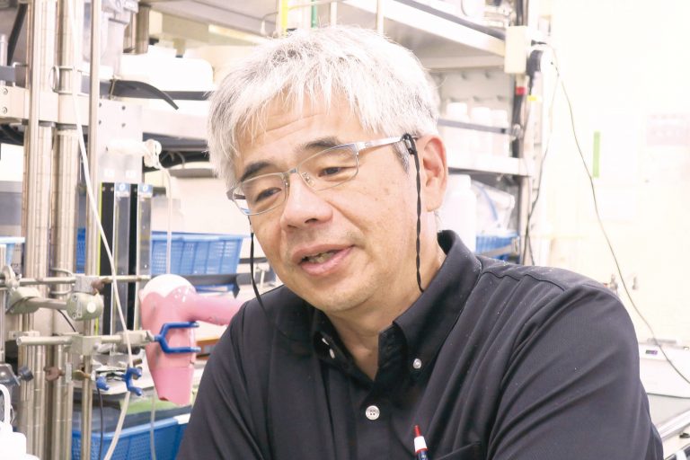 人財戦略を聞く／学術編／京都大学大学院　工学研究科　材料工学専攻教授／宇田哲也氏／寄付講座、学び直しにも／修士の青田買い課題、博士号優遇を