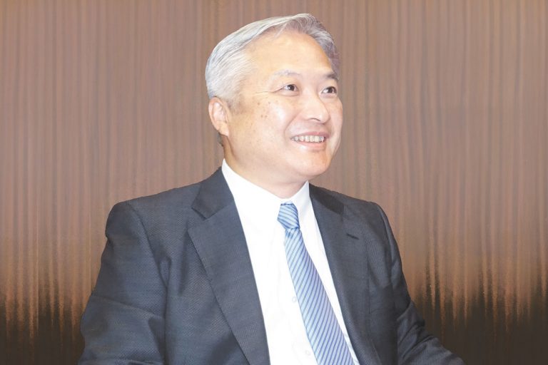 人財戦略を聞く／高炉編／日本製鉄／執行役員／三好　忠滿氏／人と企業　成長サイクル／周囲が理解、男性の育休取得率77％