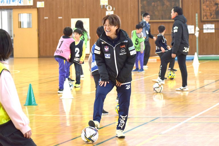 プロ選手招き　サッカー教室／北越メタル