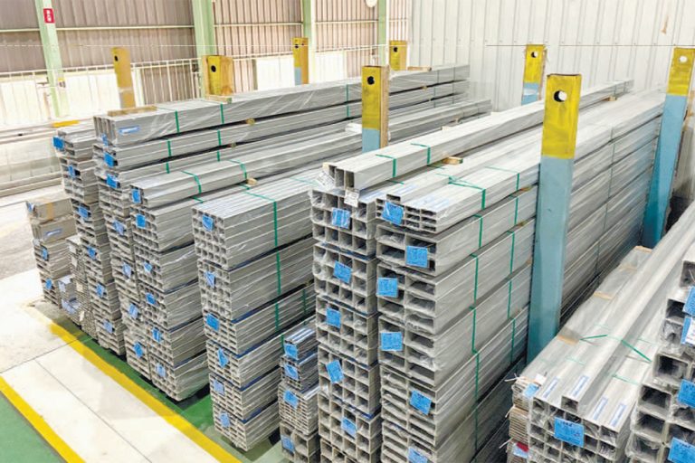 東洋特殊鋼業のステンレス角管　ＪＩＳ品 流通在庫拡充　ＵＥＸ大阪・東北で販売