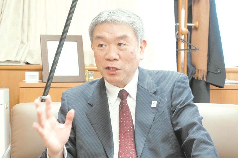 創刊90周年記念インタビュー(上)/経済産業事務次官/藤木俊光氏/官民挙げて新機軸に投資/グリーン価値付加は日本の勝ち筋