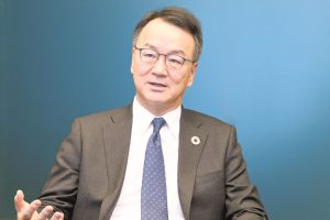 創刊９０周年記念対談　日本鉄鋼業の針路／（5）／日本鉄鋼連盟　今井正会長／産業新聞社　谷藤真澄社長／高機能製品　世界をリード／「未来産業としての鉄鋼」発信