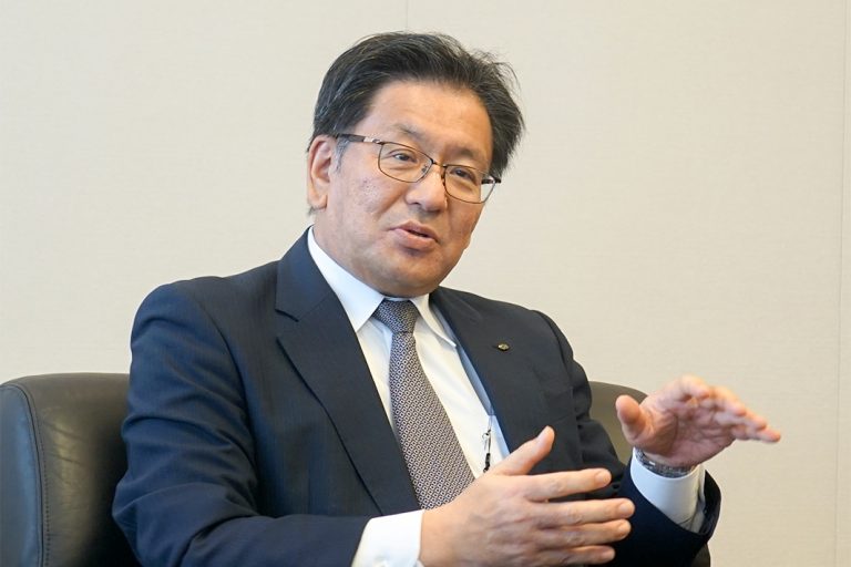 日本製鋼所の素形材エンジ戦略／執行役員室蘭製作所担当　素形材エンジニアリング事業部長／上田　奏氏／M&E合併　シナジー追求／電力エネルギー分野　受注旺盛