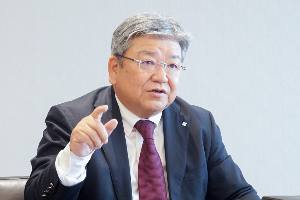 商社の経営戦略　構造変化を見据えて／住友商事　犬伏勝也副社長　鉄鋼グループＣＥＯ／北米ＣＣ事業エリア拡大／インド・欧州・東南アで新戦略加速