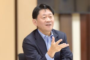 新社長に聞く／三井金属　池信　省爾氏／やり方変えて結果を追求／銅箔、Ｍ＆Ａ含め増強判断