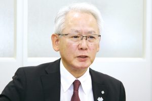 人財戦略を聞く／電炉編／共英製鋼／常務執行役員／橋本　公宣氏／部門間交流で総合力強化／ＡＩ活用、技能を「仕組み」に