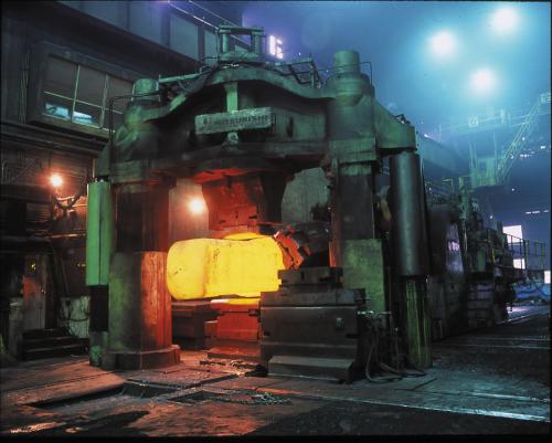 日本高周波鋼業　3000㌧プレス設置（2003年）