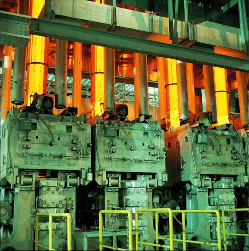 大同特殊鋼　垂直式丸型断面連続鋳造機が稼働（1992年）