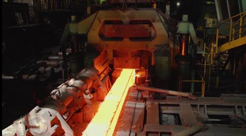 三菱製鋼　三菱製鋼室蘭特殊鋼のインライン高速プレス