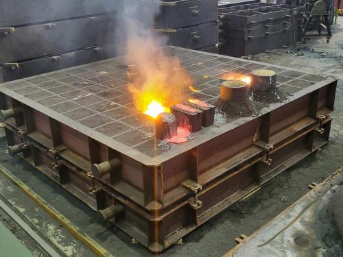 新報国マテリアル三重工場 注湯後の鋳型